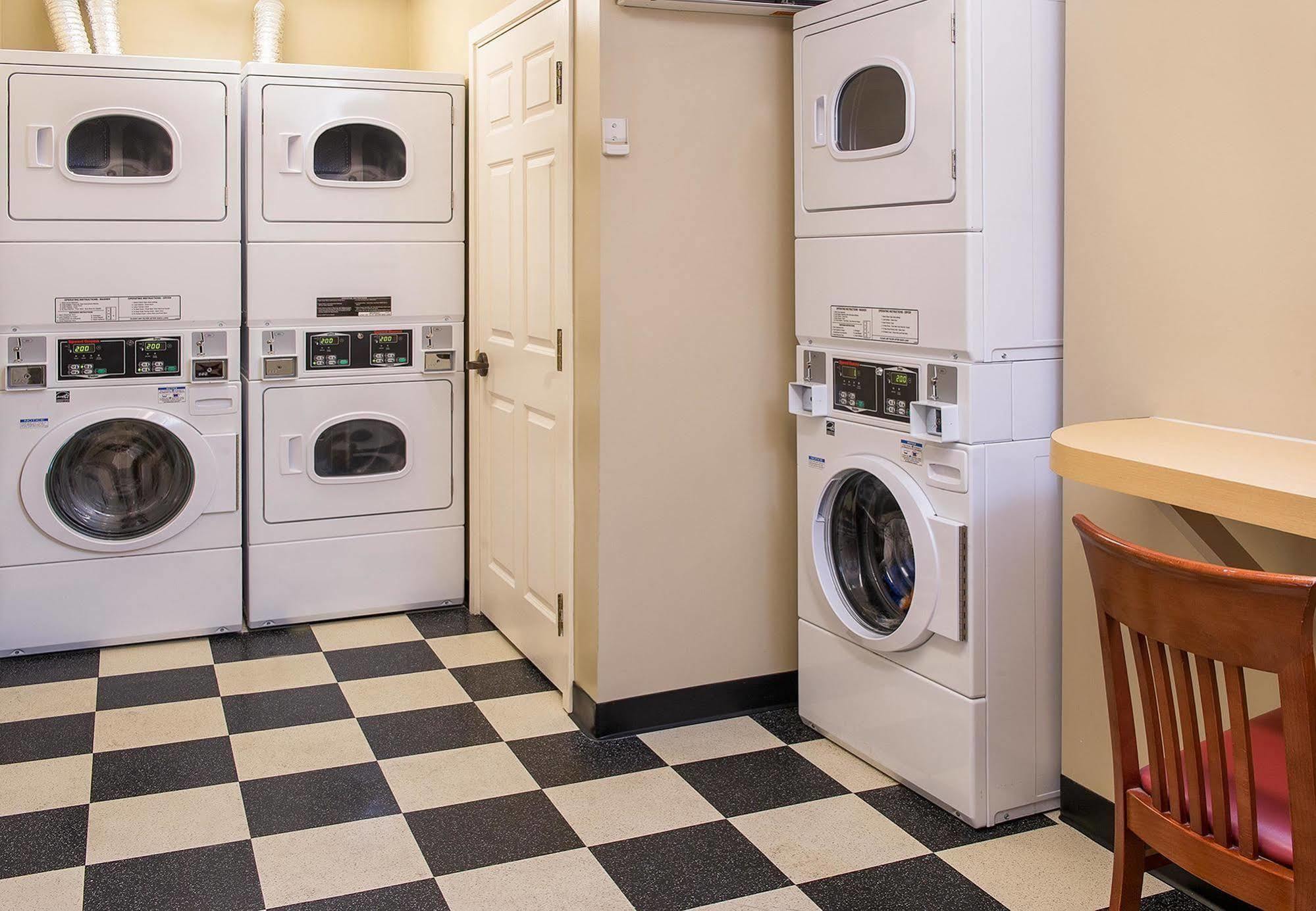Extended Stay America Suites - Chantilly - Dulles Bagian luar foto